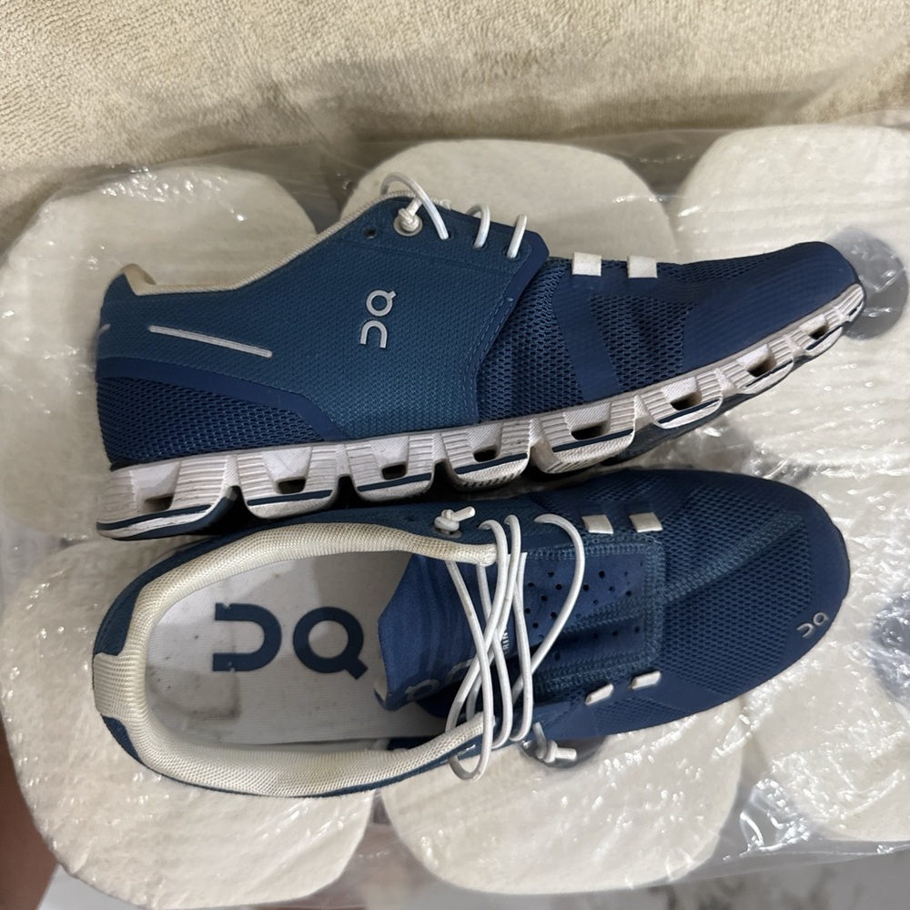 On Running Women's Navy and White Sneakers